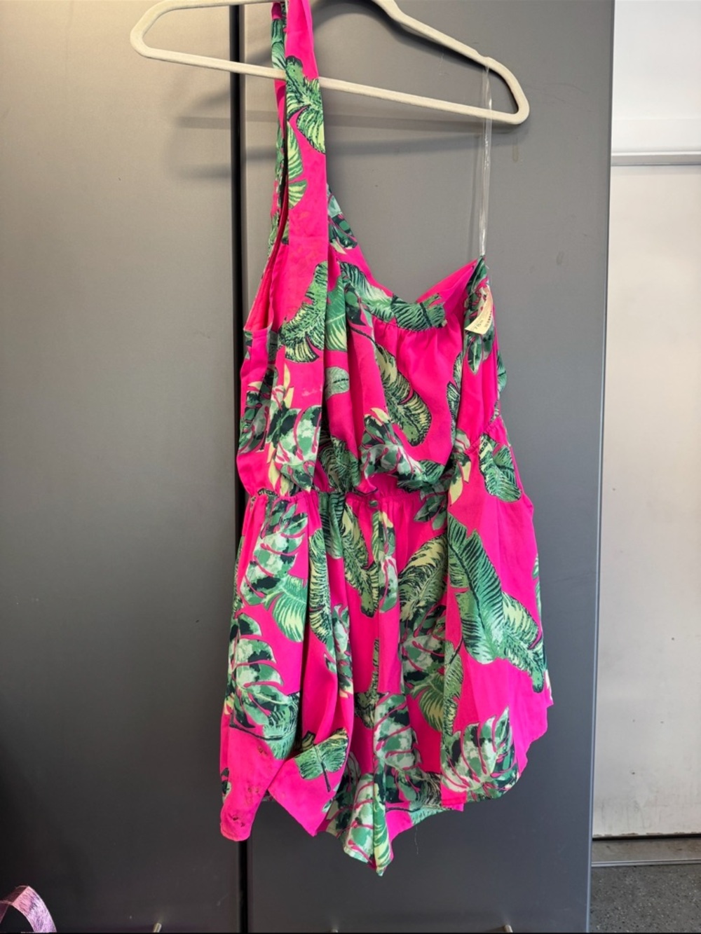 🔥 The Impeccable Pig Fuchsia Tropical Leaf Top pink and green fuchsia Size LARGE
